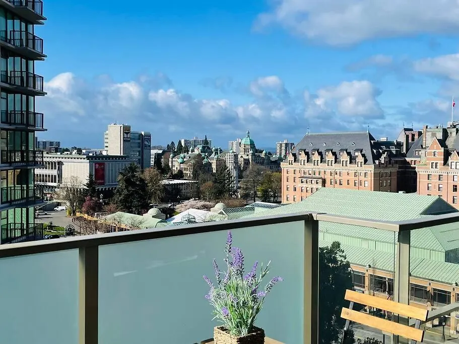 Waterfalls Hotel Victoria Canada